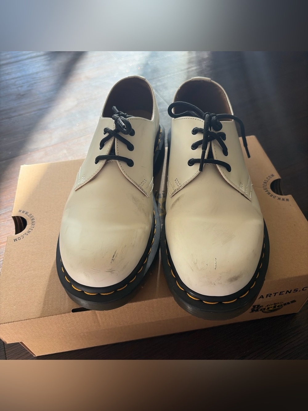 doc martens white smooth 1461